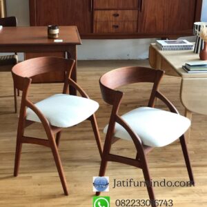 Kursi Cafe Sandar Lengkung Jati Modern, Kursi Cafe Minimalis, kursi cafe murah, kursi cafe klasik, kursi cafe jati minimalis, kursi ayaman, kursi rotan, kursi cafe jati rotan, kursi besi, kursi bar, kursi bar industrial, kursi bar rotan, kursi bar minimalis, meja kursi cafe minimalis, meja kursi cafe outdor, kursi cafe jepara, kursi cafe vintage